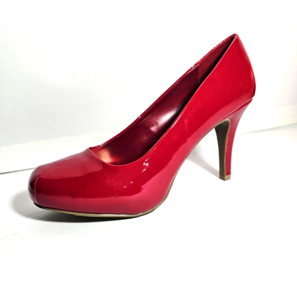 Candies RED SIZE 7.5 Women's Pumps 4" Heel  In New Condition Sleek & Comfortable